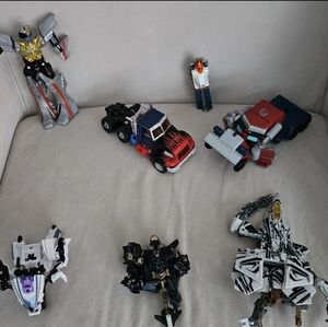 7 Transformers & Power Rangers.Icepick/The Shield &5 others. Sold as a lot of 1.